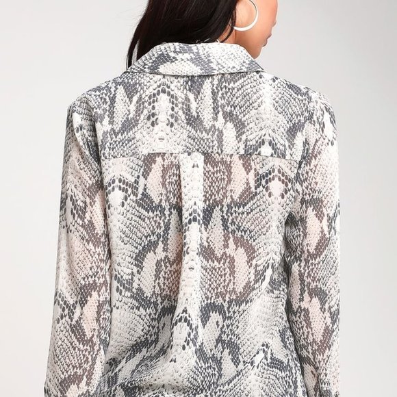 Lulu’s | Women’s | Snake it Off Grey Snake Print Sheer Button-Up Top | Size: Me - Picture 6 of 6